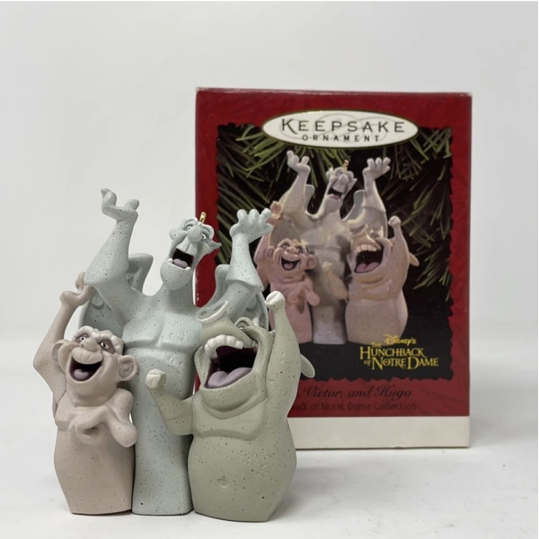 DISNEY HALLMARK KEEPSAKE THE HUNCHBACK OF NOTRE DAME LAVERNE, VICTOR EN HUGO ORNAMENT